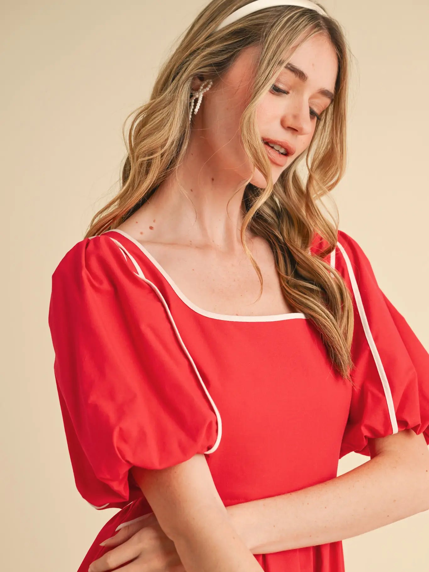 Contrast Binding Scalloped Midi Dress